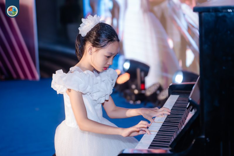 Độc tấu Piano - Genee Nguyễn Ngọc Minh